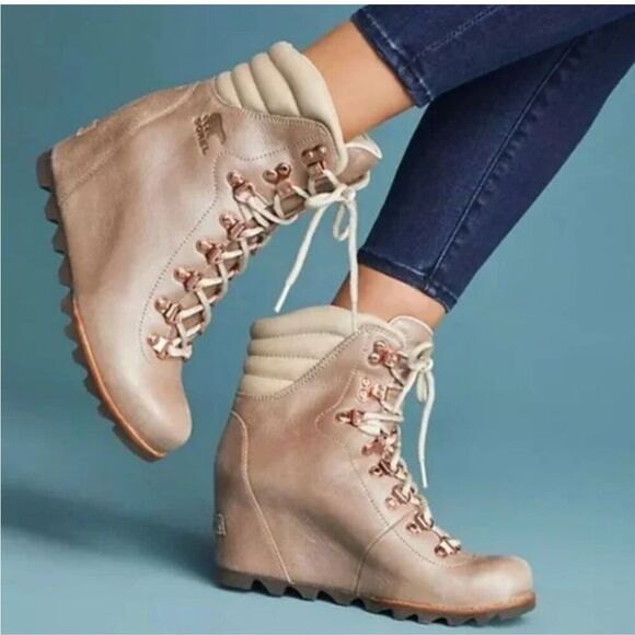 Sorel Bootie Womens size 9 Conquest  Wedge Boots NL2771  Metallic Pops Gold Rose - Picture 1 of 14